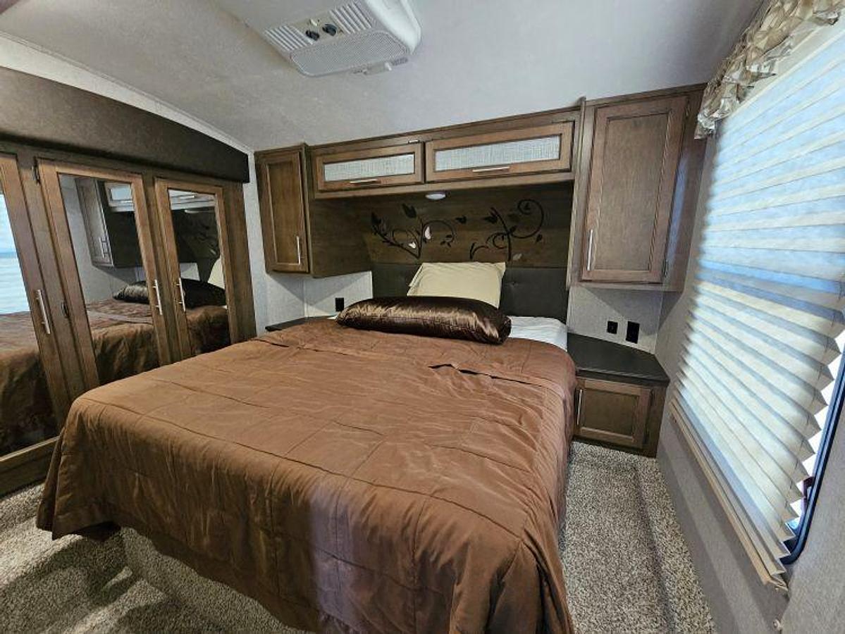 Used 2018 Keystone RV COUGAR 29RES