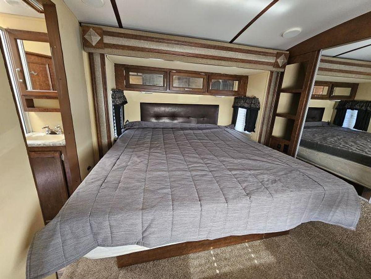 Used 2016 Keystone RV OUTBACK 326RL