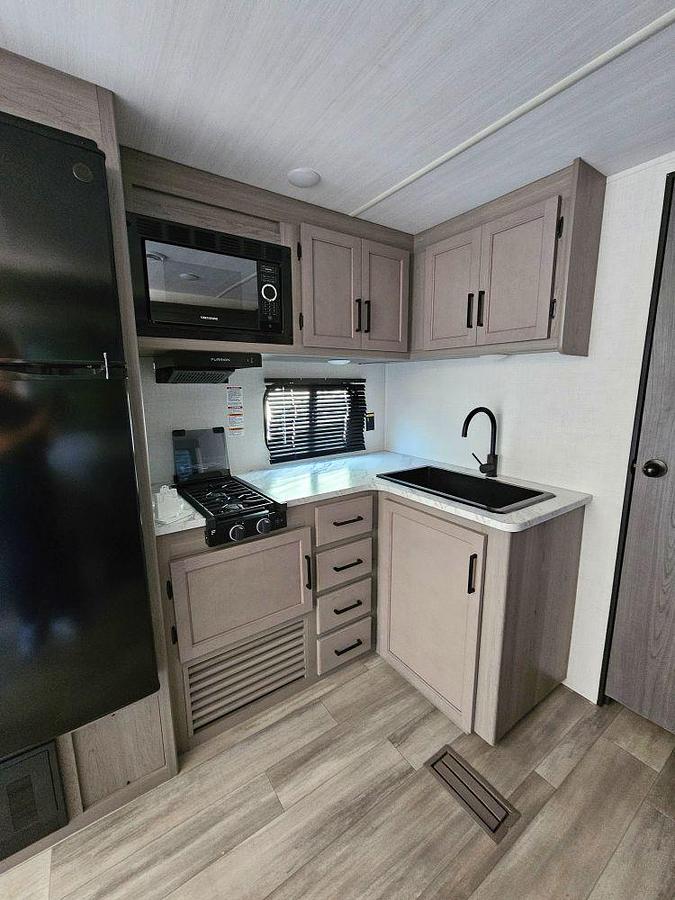 Used 2024 Keystone RV HIDEOUT 291BR