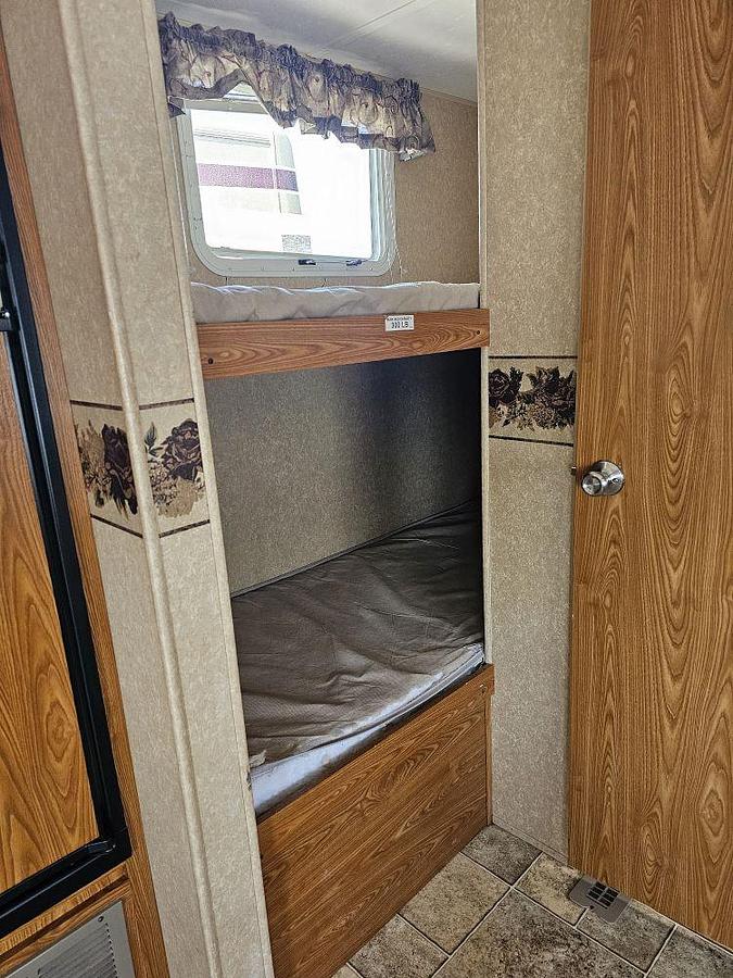 Used 2010 DUTCHMEN SPORT 26B-DSL