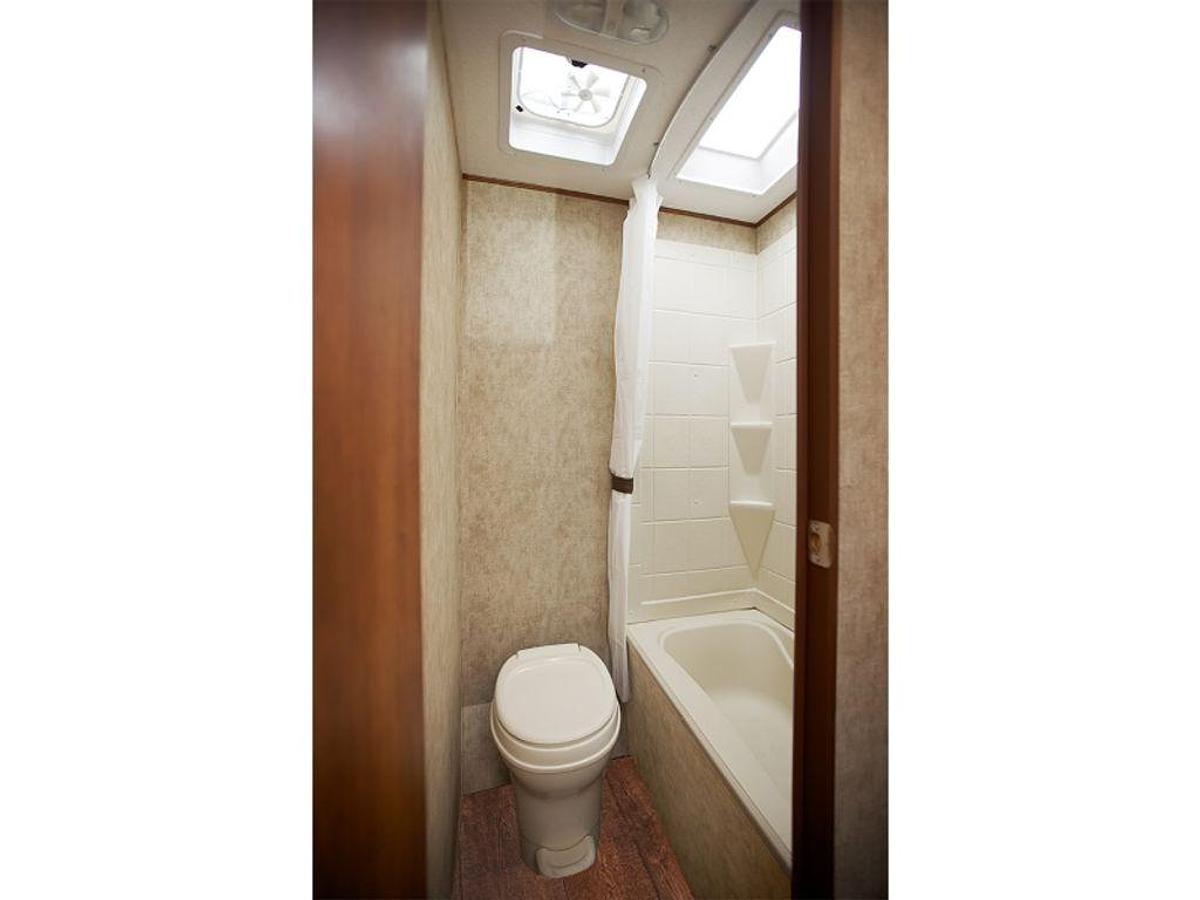 Used 2018 Prime Time Avenger 26BH