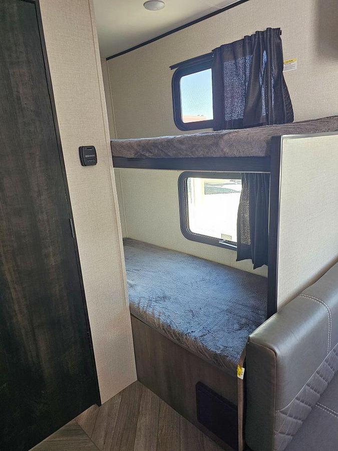 Used 2022 HIGHLAND RIDGE OLYMPIA SPORT 19BH