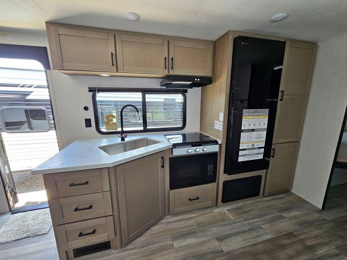 2027 HEARTLAND BY JAYCO PROWLER 2602BHS