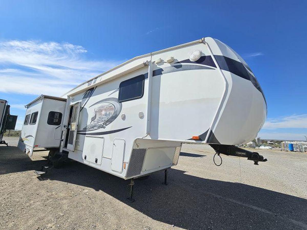 Used 2011 HEARTLAND ELKRIDGE 34TSRE