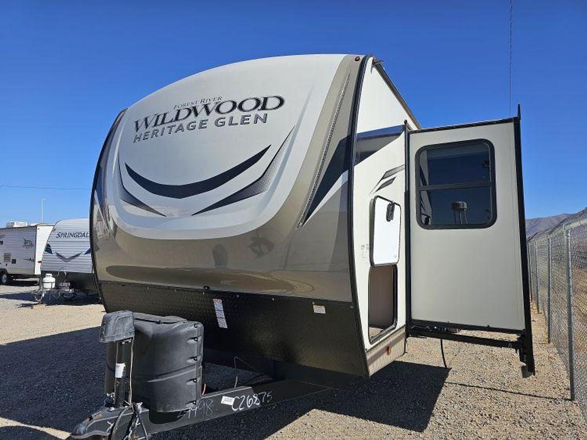 Used 2023 FOREST RIVER WILDWOOD HERITAGE GLEN 308RL