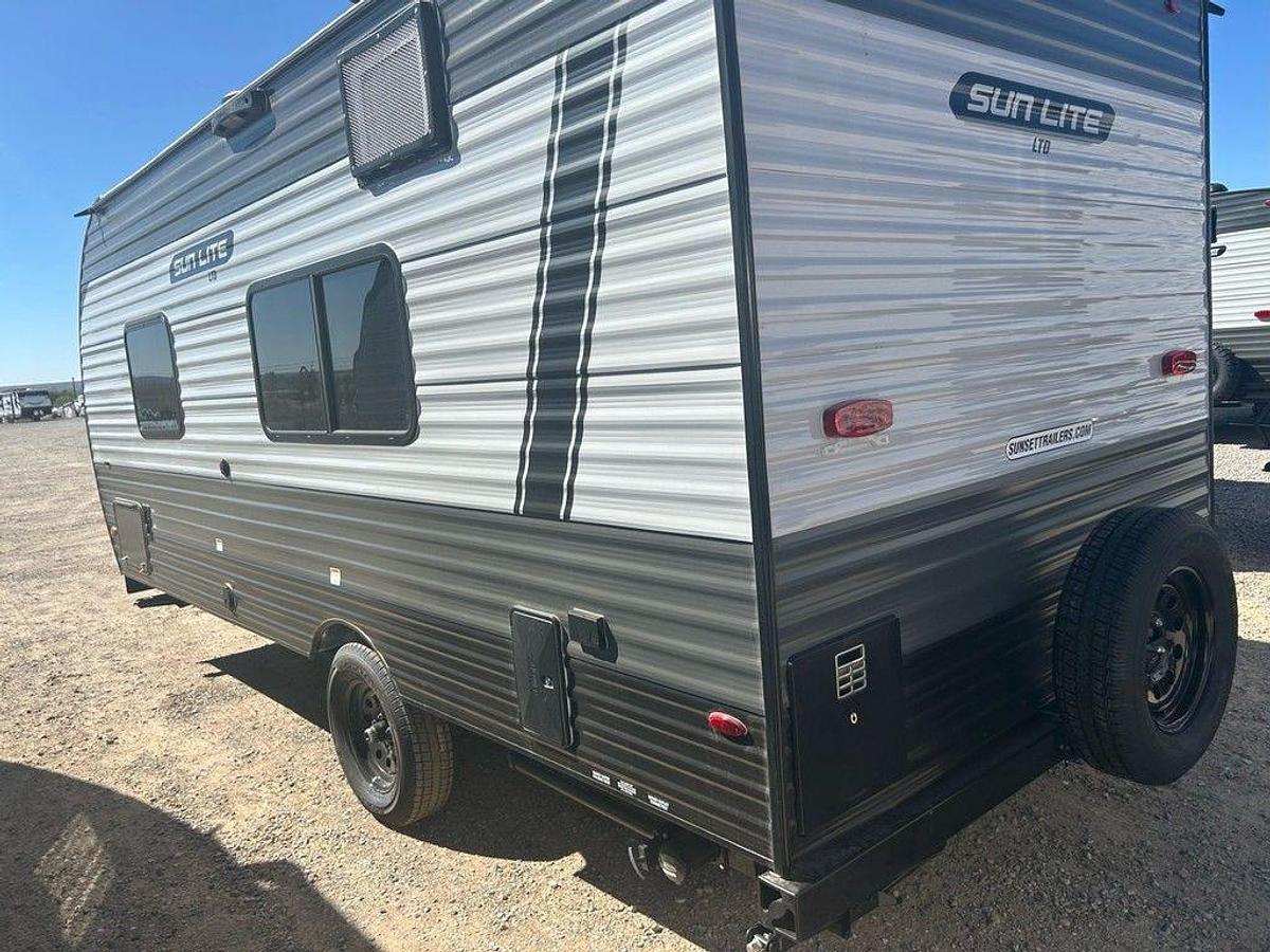 2025 Sunset Park RV Sun Lite LTD 19RB LTD