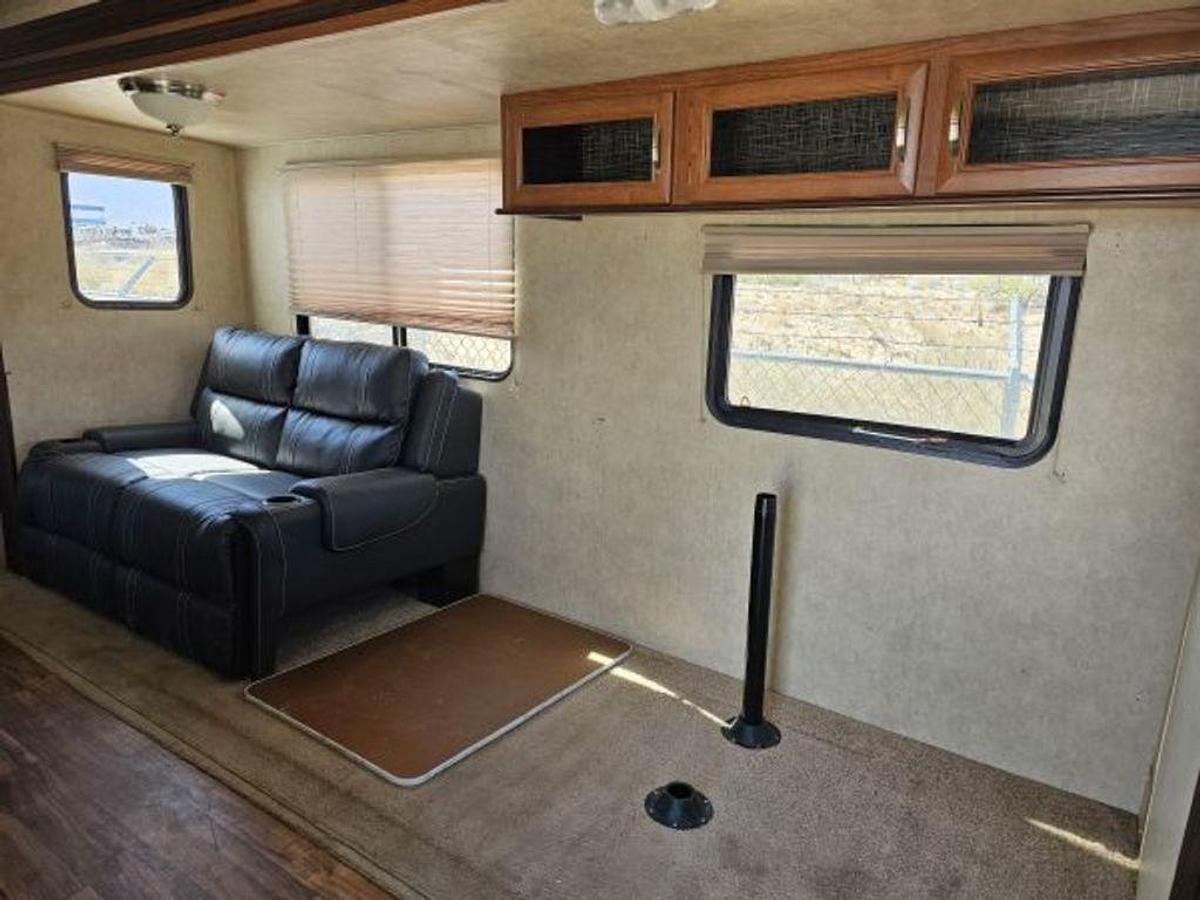 Used 2015 Forest River Wildwood 28DBUD