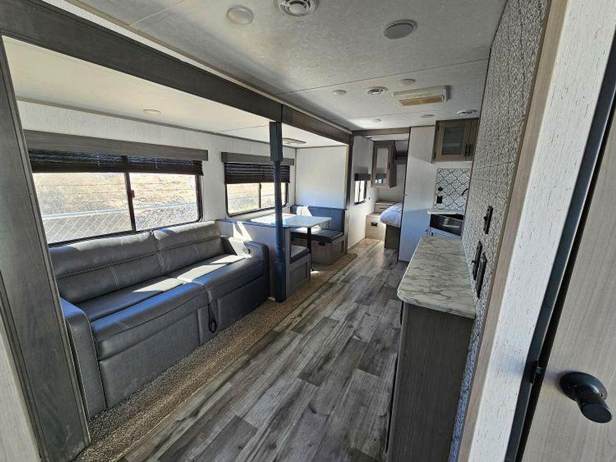 Used 2022 DUTCHMEN COLEMAN LATERN 285BH