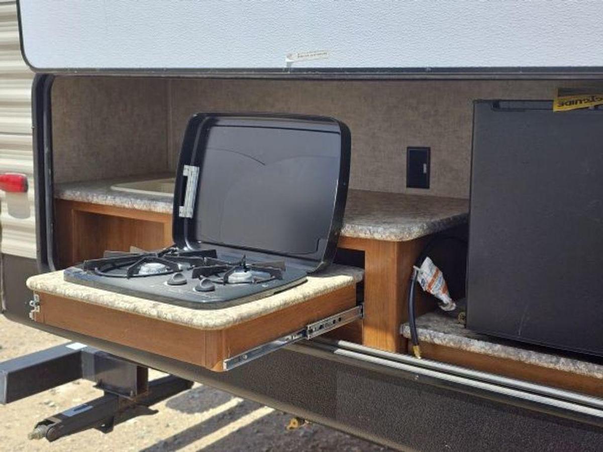 Used 2017 Prime Time Avenger ATI 27RBS