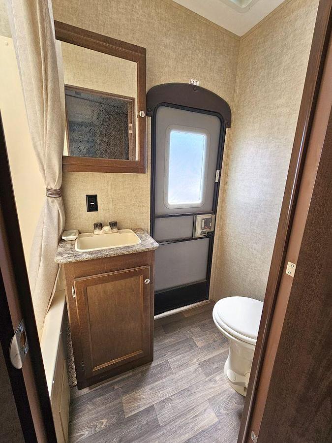 Used 2016 Keystone RV HIDEOUT 308BHDS