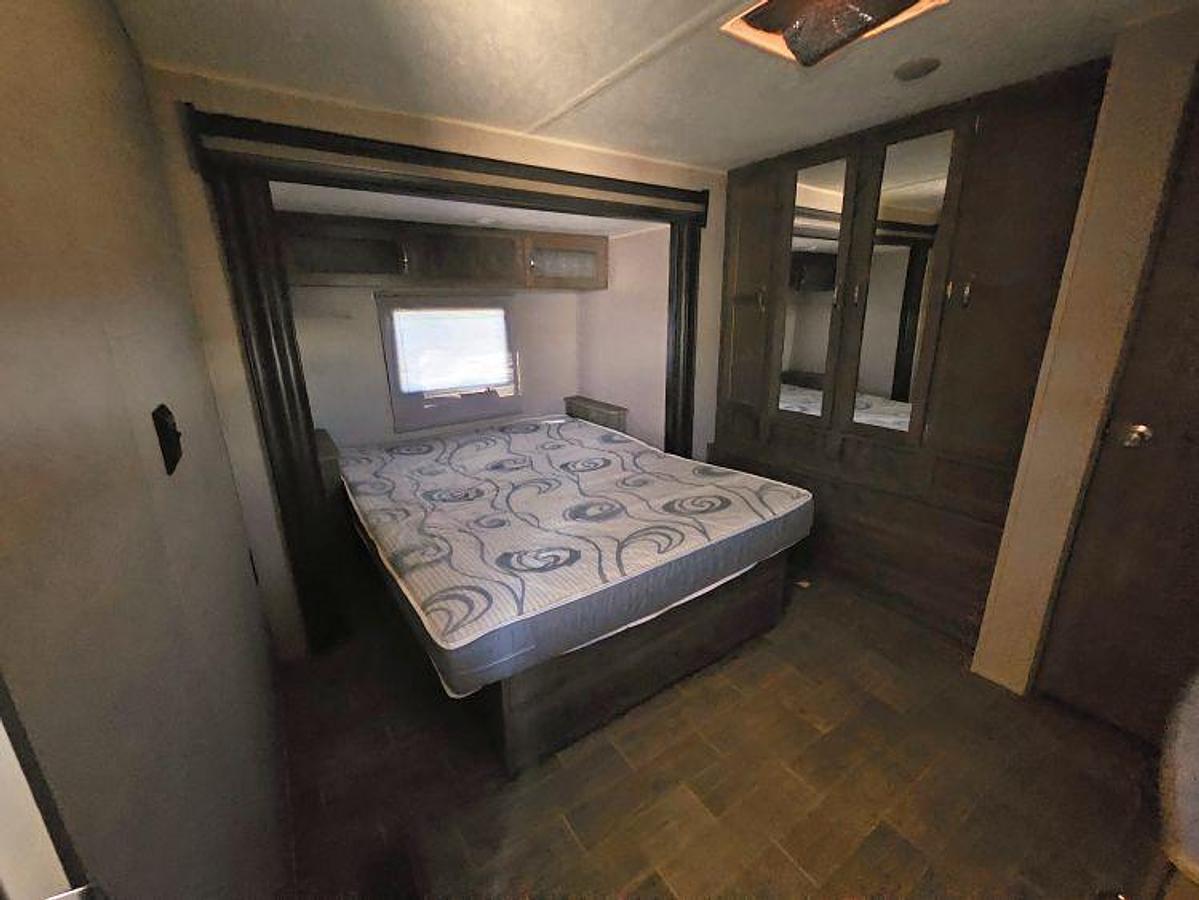 Used 2020 FOREST RIVER PALOMINO PUMA 32RBFQ