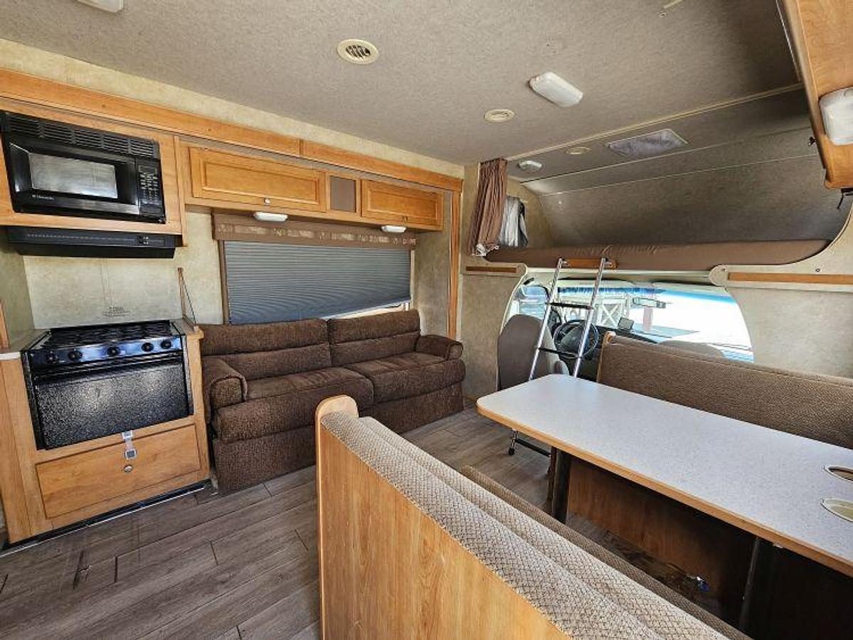 Used 2008 WINNEBAGO ACCESS WF231J