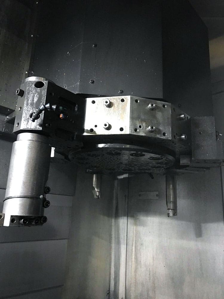 Used Hyundai wia LV800R - CNC Vertical machining centers - 2016