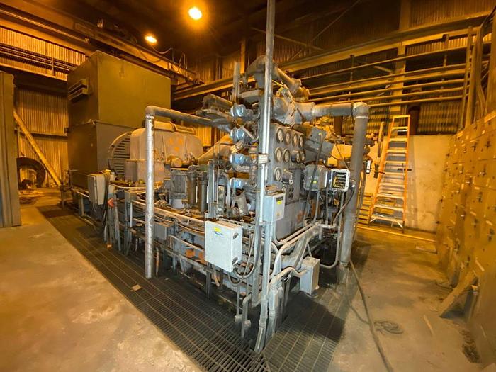 Used 5MW STEAM TURBINE GENERATOR GE 5AT1861282A1 ALTERNATING CURRENT