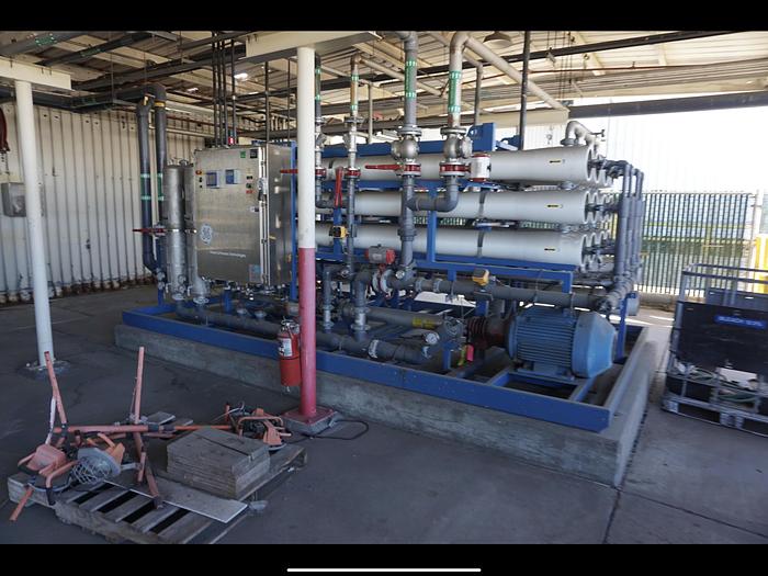 Used OSMONICS MODEL RO.100-FRP.PRR.MOD WATER PURIFICATION SYSTEM
