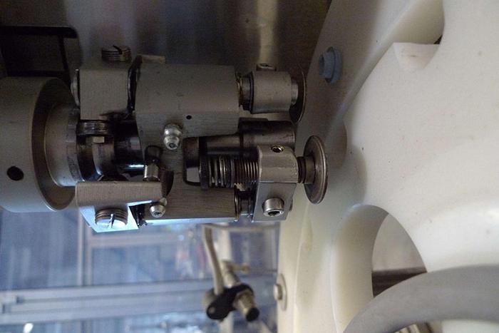 Used 1998 Comas FC7-C capper / sealing machine