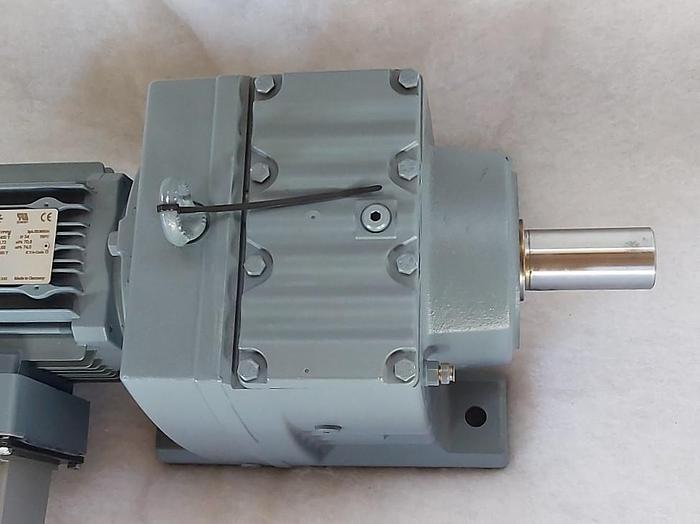 Stirnrad Getriebemotor, R67 DRS71M4, 1380/13rpm SEW Eurodrive,  neu