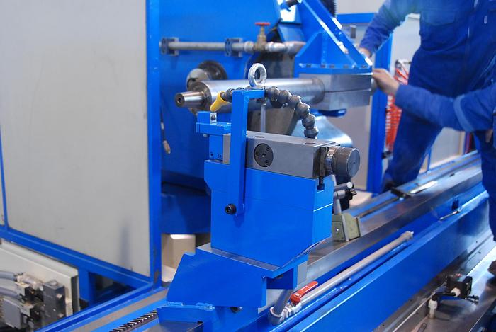 Gebraucht CNC Aussenrundschleifmaschine TOS HOLMONTA UB63/850/4000