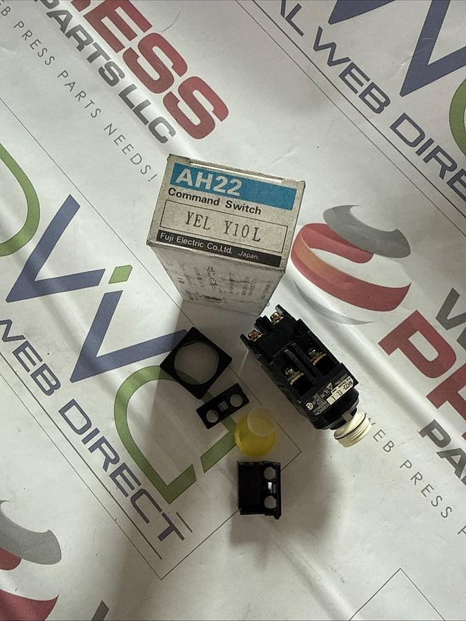 Fuji electric AH22 command switch ah22-YEL Y10L NEW