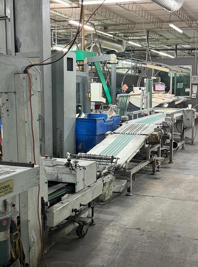 Used Man Roland Rotoman 22.750” Cutoff Vits Sheeter Folder