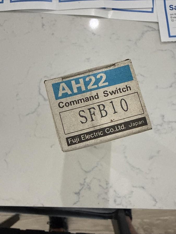 Fuji electric AH22-F command switch ah22-SFB10 NEW