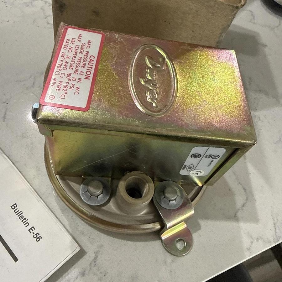 DWYER 1910-5 PRESSURE SWITCH SERIES 1900 NEW
