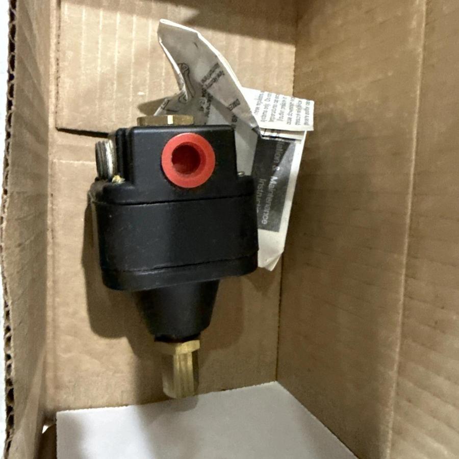 IMI-NORGREN REGULATOR 11-018-196 NEW