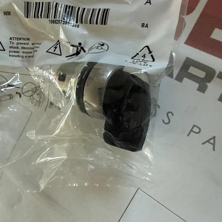 Allen Bradley 800FM-HB32 Selector Switch 800FMHB32 3-Pos NEW