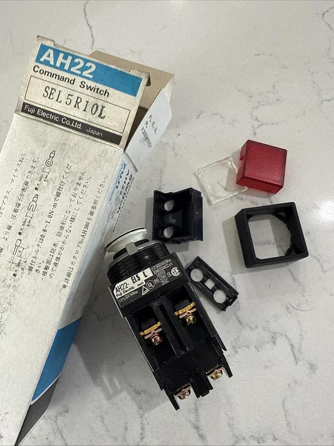 Fuji electric AH22-EL 5L command switch ah22-SEL 5R10L NEW