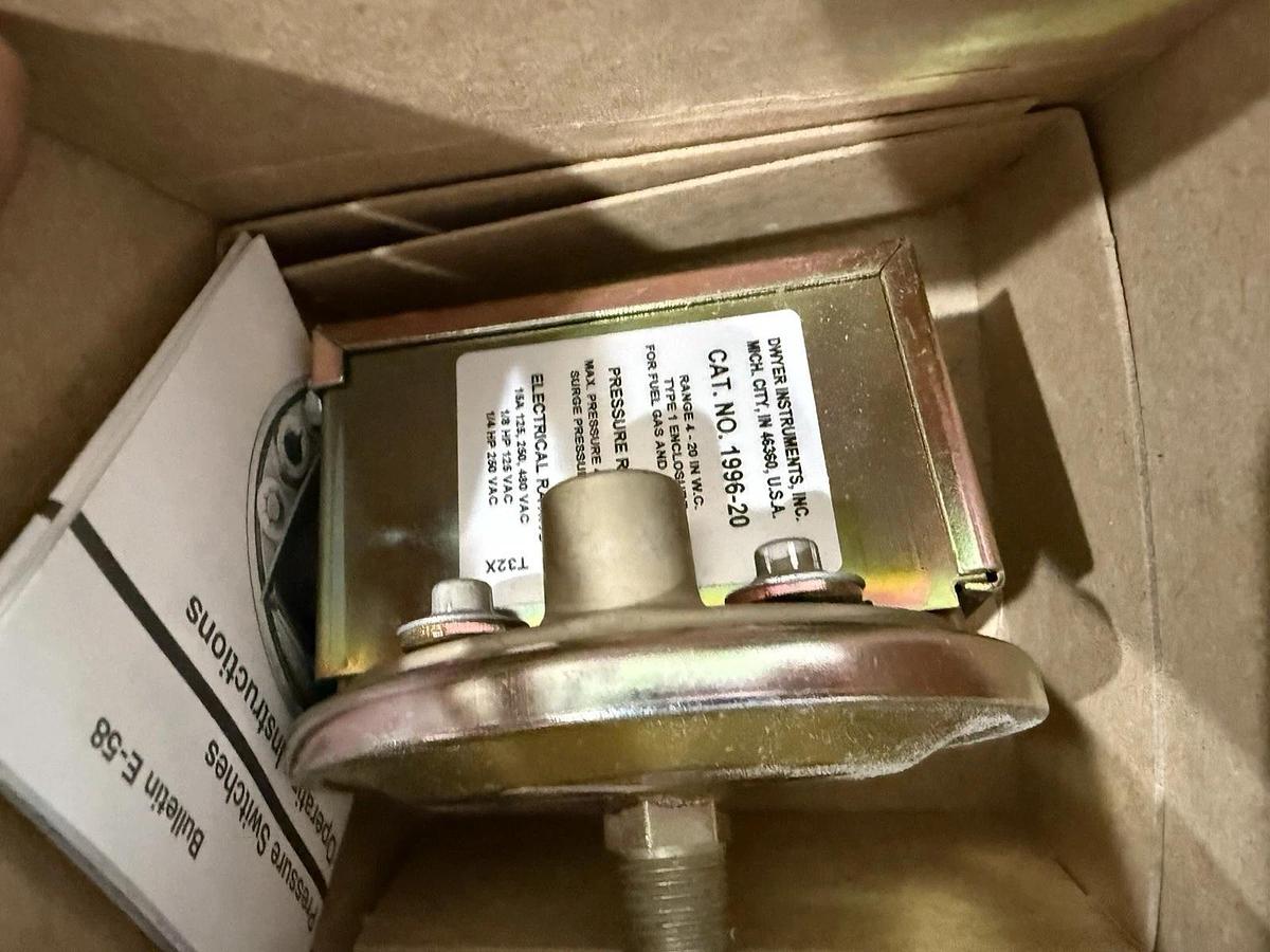 DWYER 1996-20 PRESSURE SWITCH SERIES 1900 (TYPE 1 ENCLOSURE) NEW