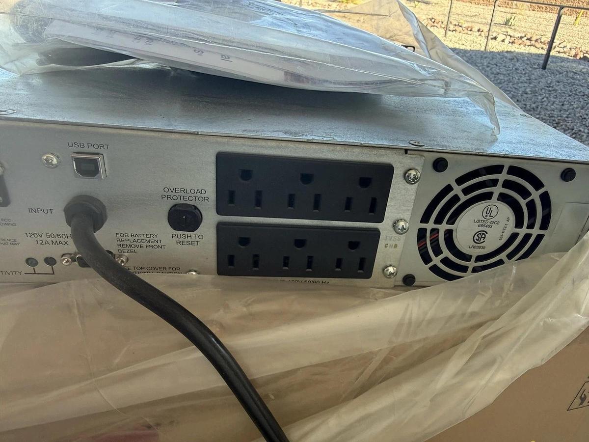 APC SUA1500RM2U UPS Faceplate And Rack All New In Box