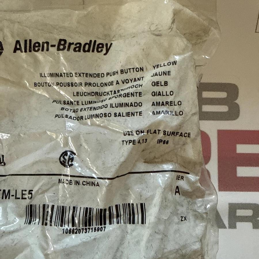 A-B 800FM-LE5 Allen Bradley Yellow Button