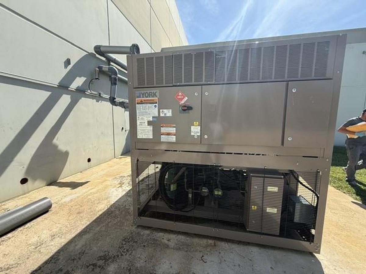 Used York 100 ton air cooled chiller