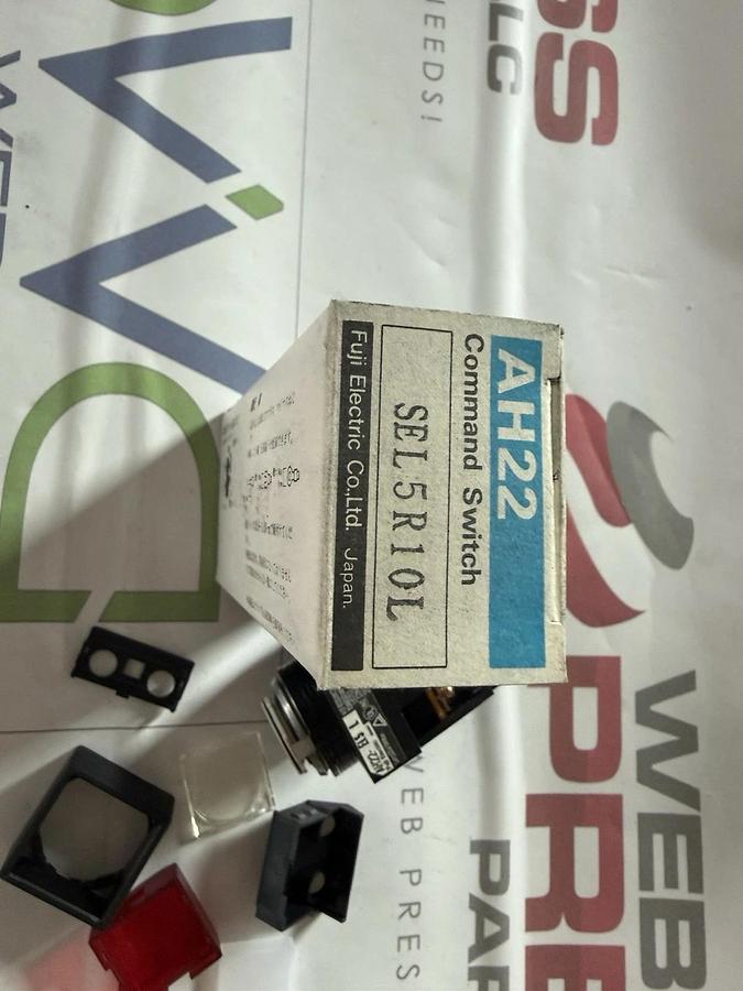 Fuji electric AH22 command switch ah22-SL5R10L NEW