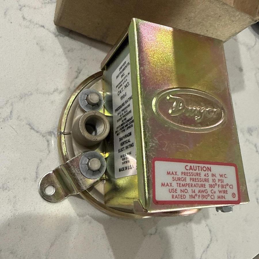 DWYER 1910-5 PRESSURE SWITCH SERIES 1900 NEW