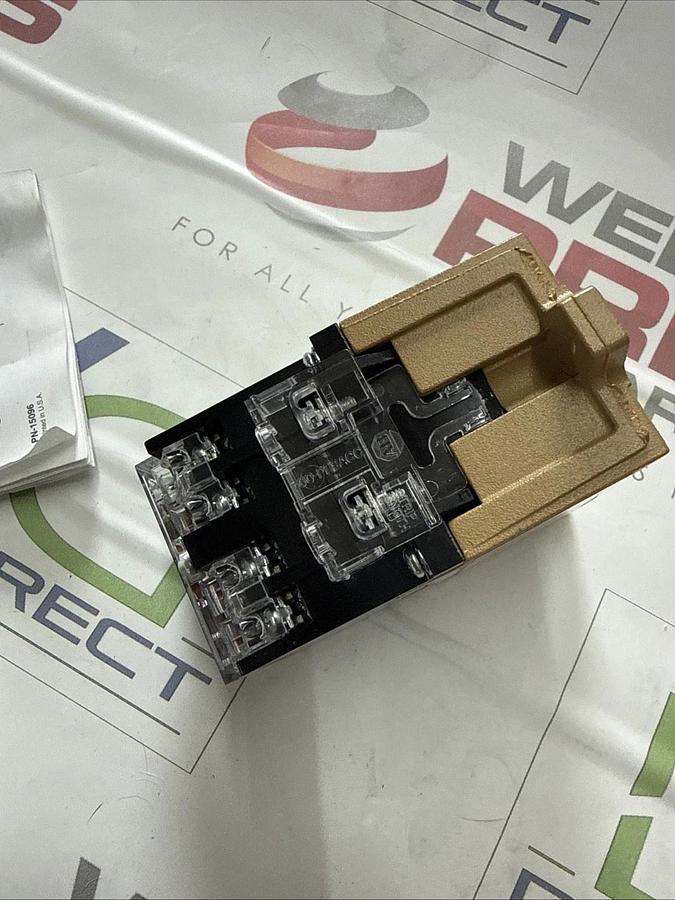 Allen-Bradley 700-P400A1 Ser D NEMA Industrial Control Relay, 4 NO, 120VAC