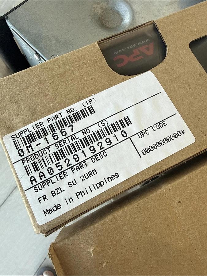 APC SUA1500RM2U UPS Faceplate And Rack All New In Box