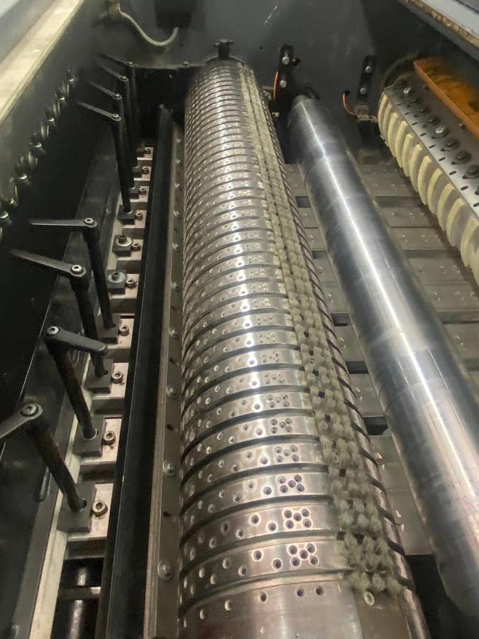 Refurbished 2005 refurbished 22.750" cutoff 38" wide Vits Rotocut S Servo Sheeter