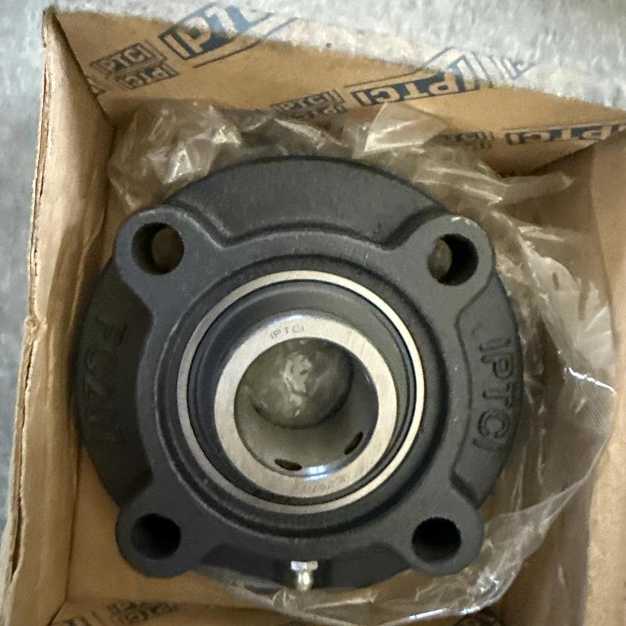 2x 35 mm 4-Bolt Piloted Flange Cast Iron UCFC207 Mounted Bearing NEW
