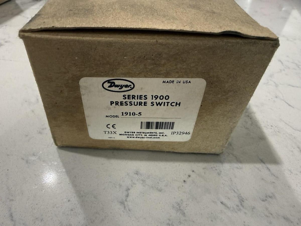 DWYER 1910-5 PRESSURE SWITCH SERIES 1900 NEW