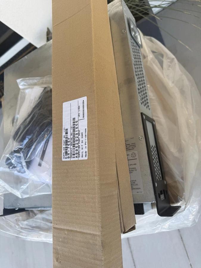 APC SUA1500RM2U UPS Faceplate And Rack All New In Box