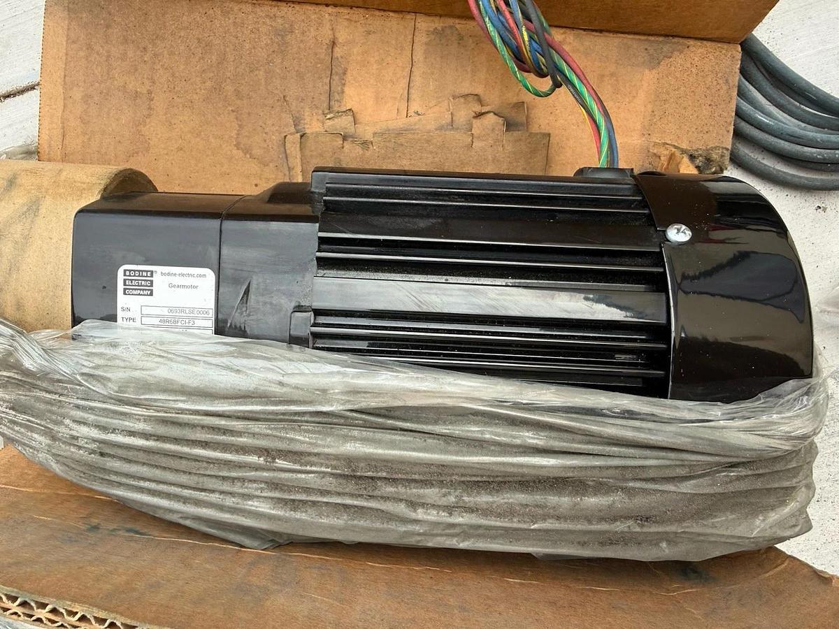 Bodine 48R6BFSI-F3 1/3HP Gear Motor 115/230 VAC 60 HZ 1 PH NOS