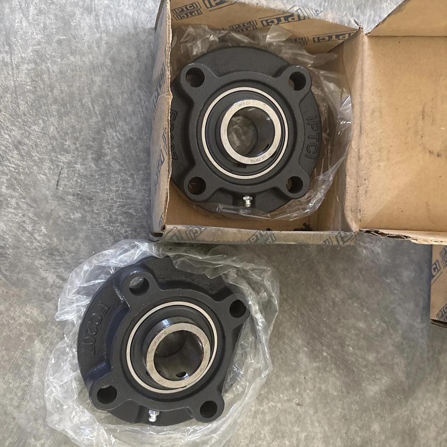 2x 35 mm 4-Bolt Piloted Flange Cast Iron UCFC207 Mounted Bearing NEW