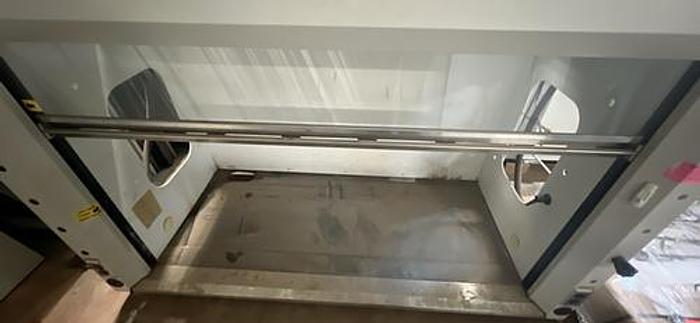 Used Hanson 6' Fume Hood, Model 5SA70A