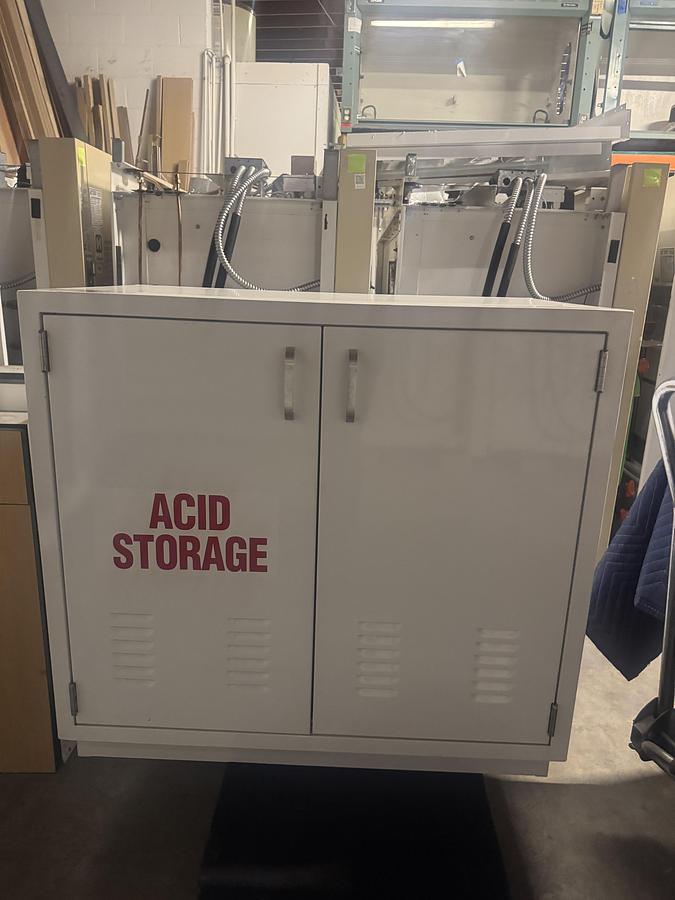 Used 2024 Genie Scientific 4' Fume Hood