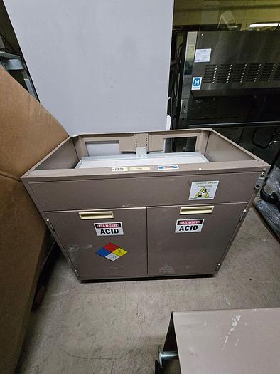 Used HAMILTON SAFEAIRE 6' Brown Fume Hood, Vertical Sash