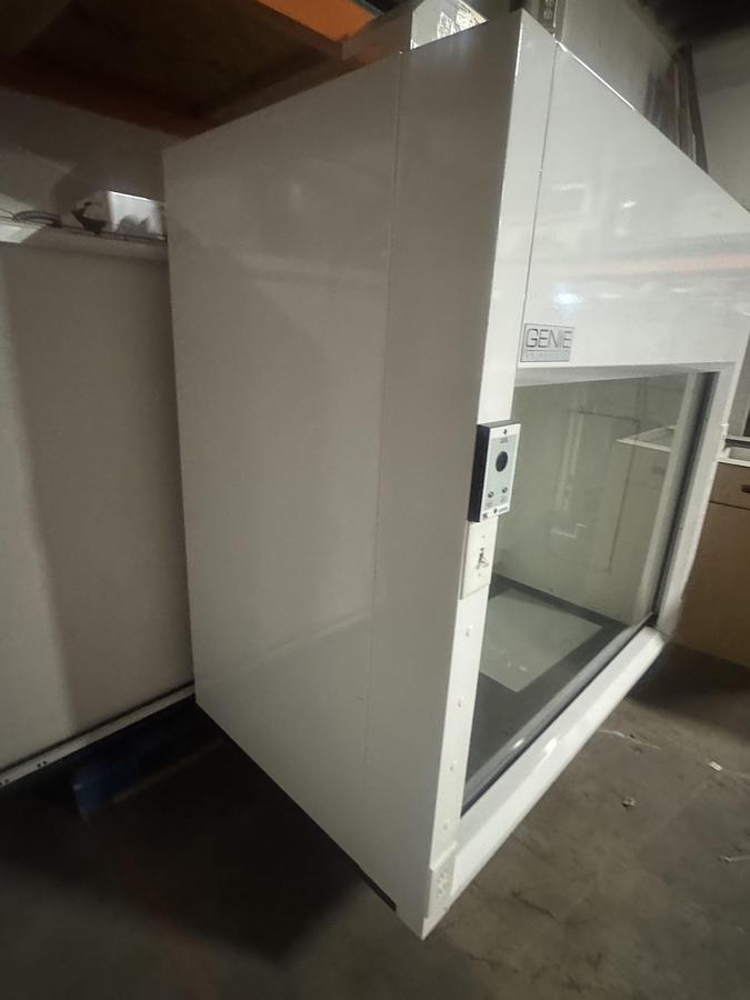 Used 2024 Genie Scientific 4' Fume Hood