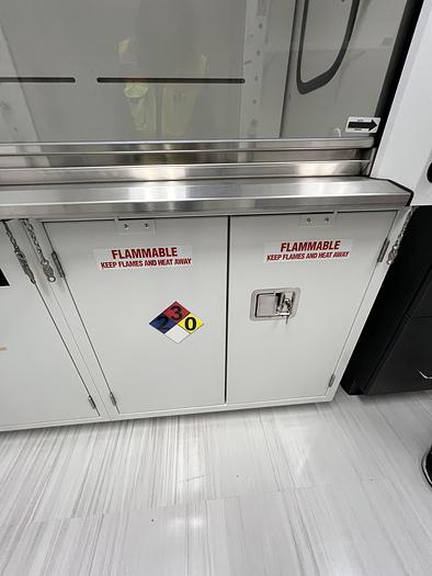 Used Hanson 6' Fume Hood, Model 5SA70A