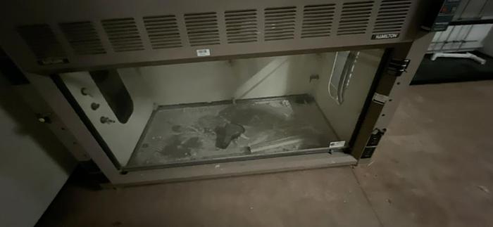 Used HAMILTON SAFEAIRE 6' Brown Fume Hood, Vertical Sash