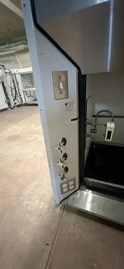 Used Genie Scientific 6' Fume Hood, Combo Sash